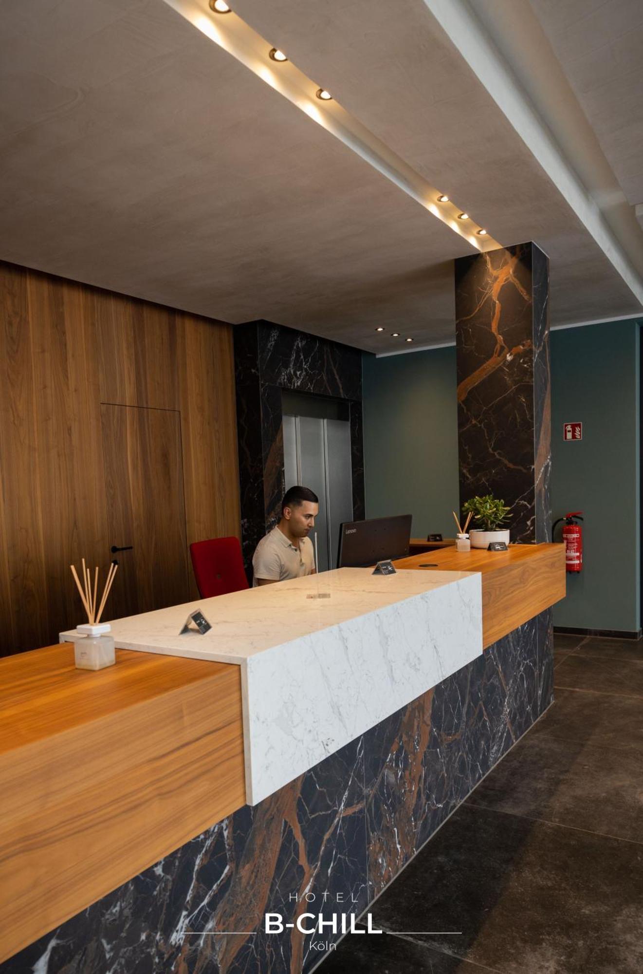 B-Chill Cologne Hotell Eksteriør bilde