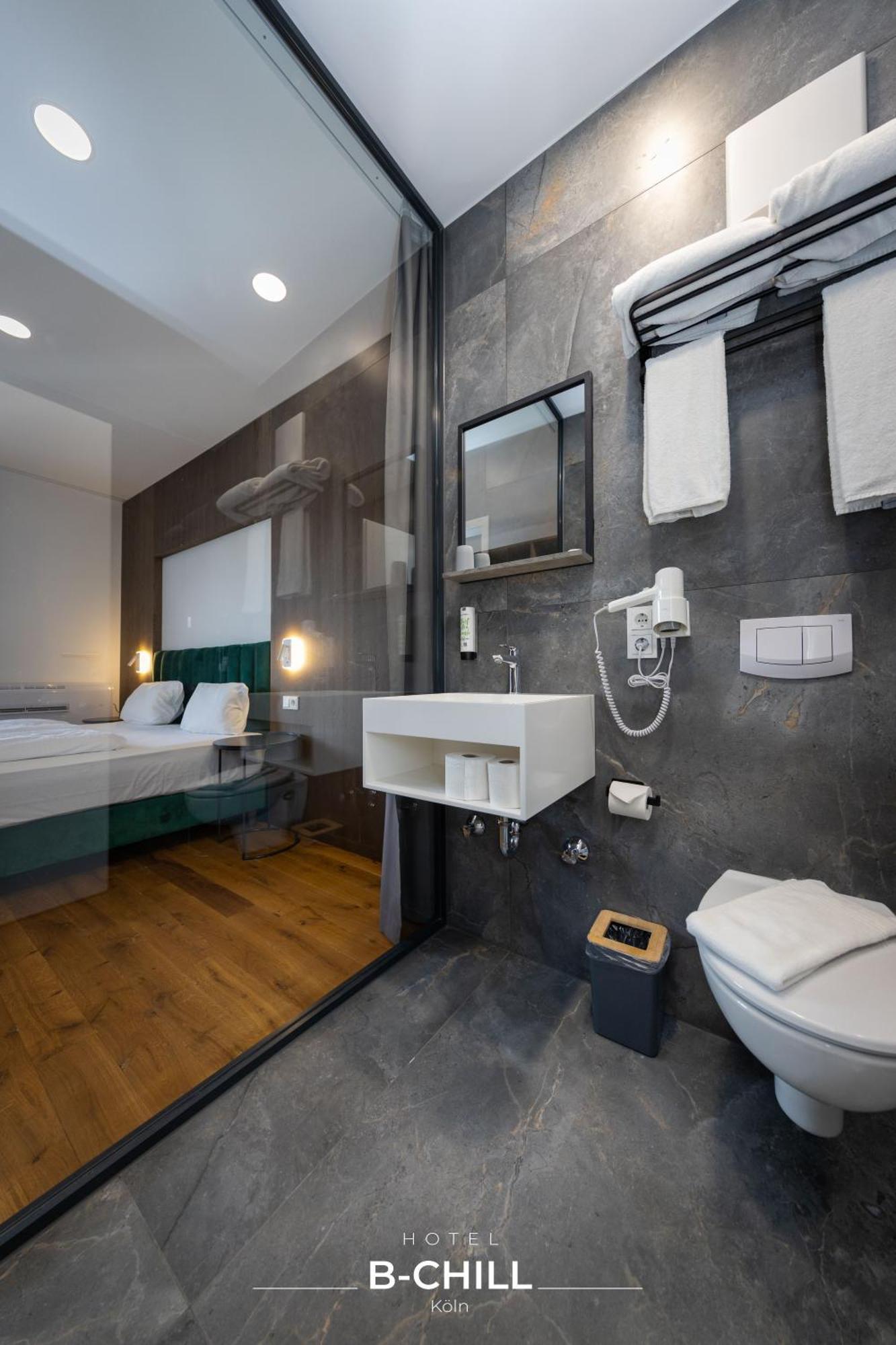 B-Chill Cologne Hotell Eksteriør bilde